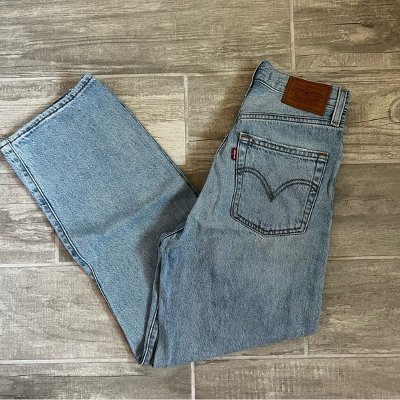 Levi’s Ribcage Straight 25 - Picture 5 of 13